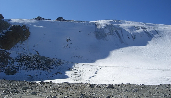 In 2011, the Rettenbachferner was still in a - relatively - better condition.