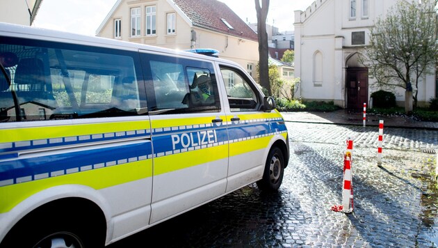 Unbekannte haben am Freitag einen Brandsatz auf eine Synagoge in Oldenburg geworfen. (Bild: APA/dpa/Hauke-Christian Dittrich)