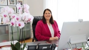 SPÖ-Stadträtin Kathrin Gaál in ihrem Büro im Wiener Rathaus. Ihr Zuständigkeitsbereich: Wohnen, Wohnbau, Stadterneuerung und Frauen. (Bild: Zwefo)