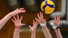 Tatort Volleyballmatch. Die Spieler ahnten nicht, dass ein 14-Jähriger zwischenzeitlich ihre Jackentaschen leerte. (Bild: GEPA pictures)