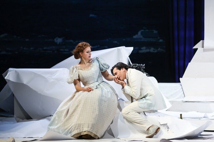 Kurtisane Magda (Matilda Sterby) liebt Ruggero (Leonardo Capalbo)