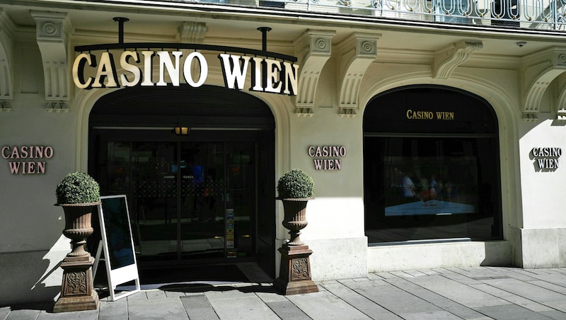 Das Casino in der Wiener Kärntner Straße nach dem Überfall (Bild: APA/GEORG HOCHMUTH)