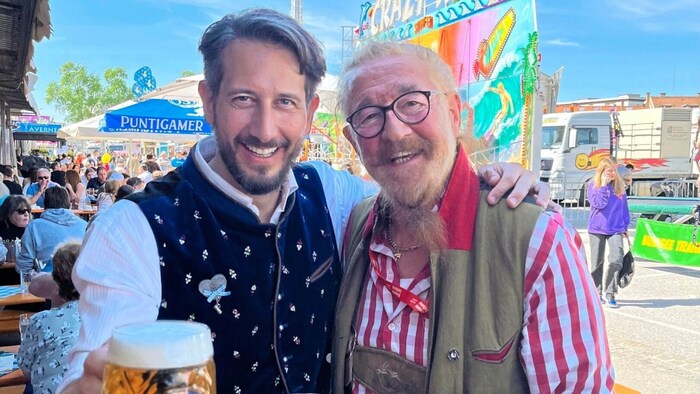 Stärkung holte man sich bei den Wirten im Freien.