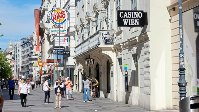 Only about an hour after the lightning coup, there was no sign of the robbery in Kärntner ...