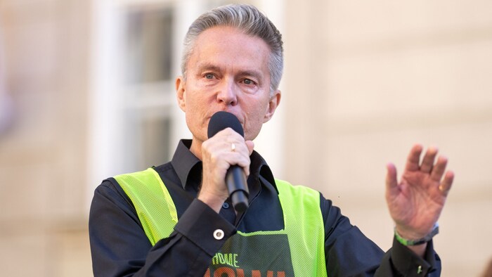 Alfons Haider bei einer Kundgebung für die Freilassung der israelischen Hamas-Geiseln am ...