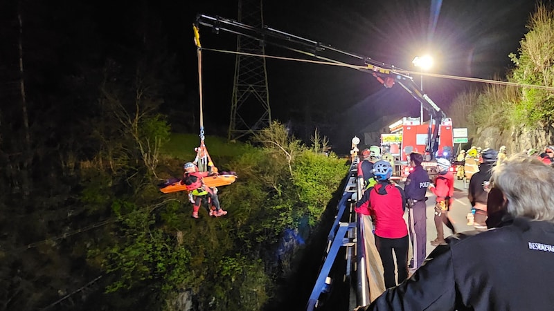 Der 19-Jährige konnte nur noch tot geborgen werden (Bild: zoom.tirol)