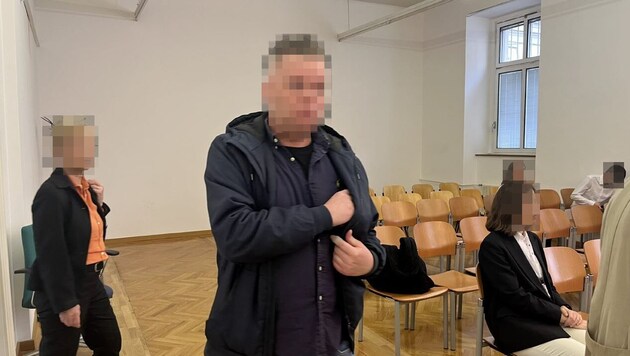 The 35-year-old Viennese is convicted of dangerous threats and coercion. (Bild: Pratschner Sophie, Krone KREATIV)