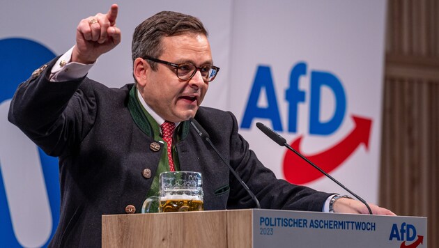 Grosz's statements were made at the Political Ash Wednesday of the Alternative for Germany (AfD) in Osterhofen, Bavaria. (Bild: APA/dpa/Armin Weigel)