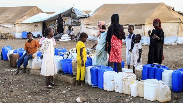 Milyonlarca insan kaçıyor, milyonlarca insan açlık tehdidi altında. Sudan'daki durum kıyamet gibi. (Bild: EBRAHIM HAMID / AFP / picturedesk.com)