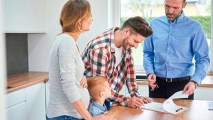 Das Interesse am Thema Eigenheim bleibt groß: Die Nachfrage nach Wohnungen ist im Vorjahr um 19 Prozent angestiegen. (Bild: gpointstudio / Westend61 / picturedesk.com)