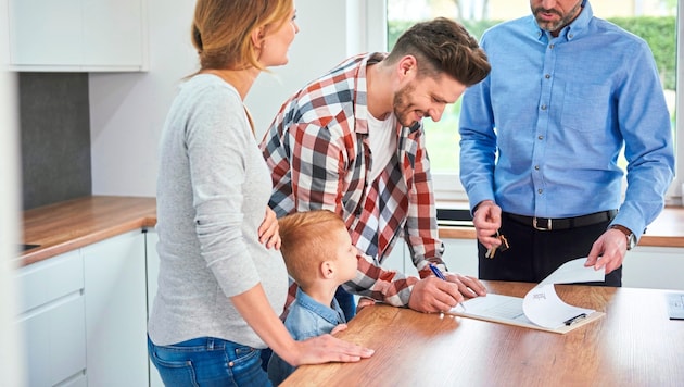 Das Interesse am Thema Eigenheim bleibt groß: Die Nachfrage nach Wohnungen ist im Vorjahr um 19 Prozent angestiegen. (Bild: gpointstudio / Westend61 / picturedesk.com)