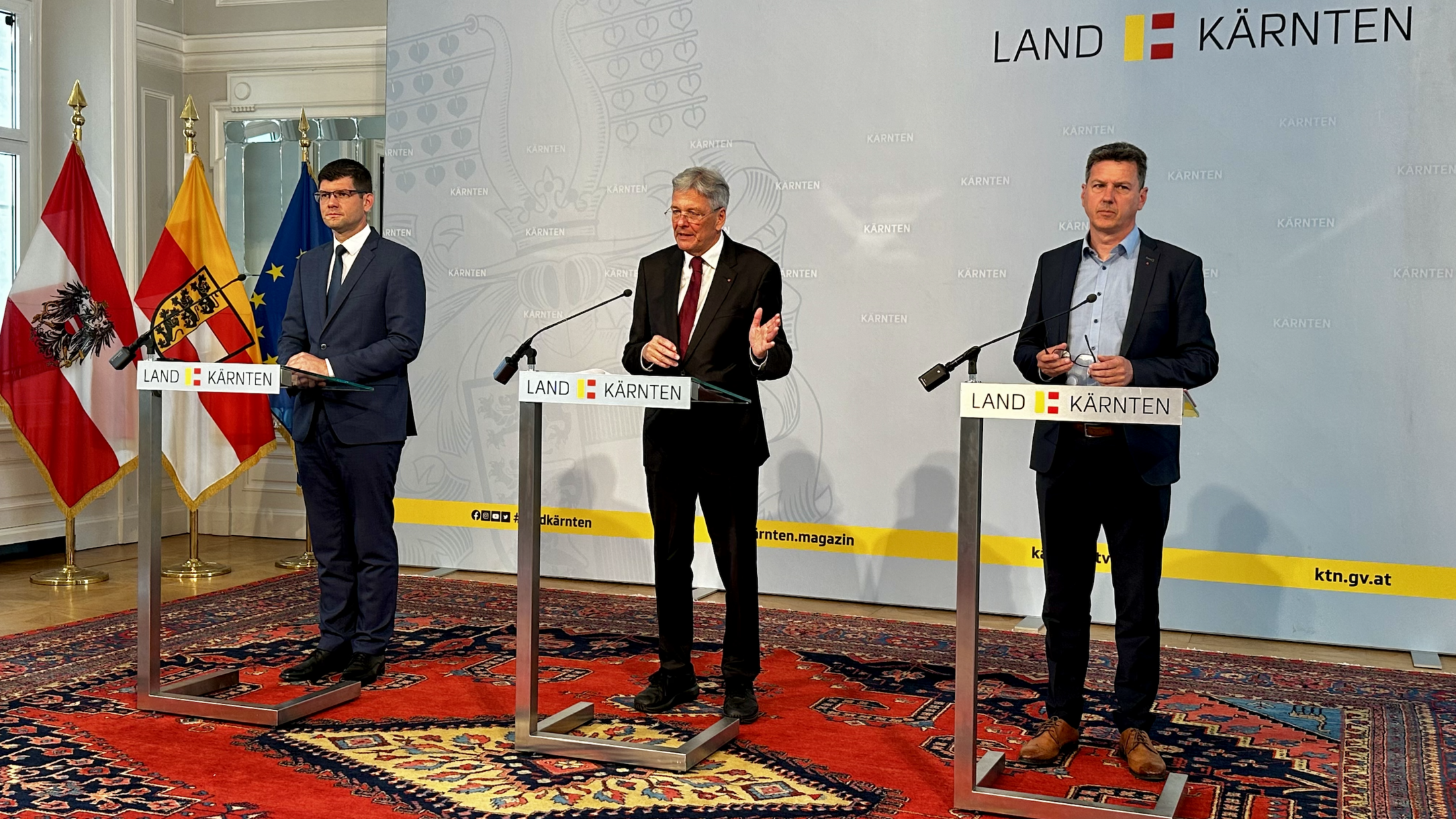 Good mood after the government meeting on Tuesday: Deputy Governor Martin Gruber (ÖVP), Governor Peter Kaiser (SPÖ) and Daniel Fellner (SPÖ) (Bild: Clara Milena Steiner)