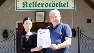 Das ist die falsche Abrechnung: Anna-Lisa Muskatel und Toni Maier vor ihrem Grazer Gasthaus Zur ...