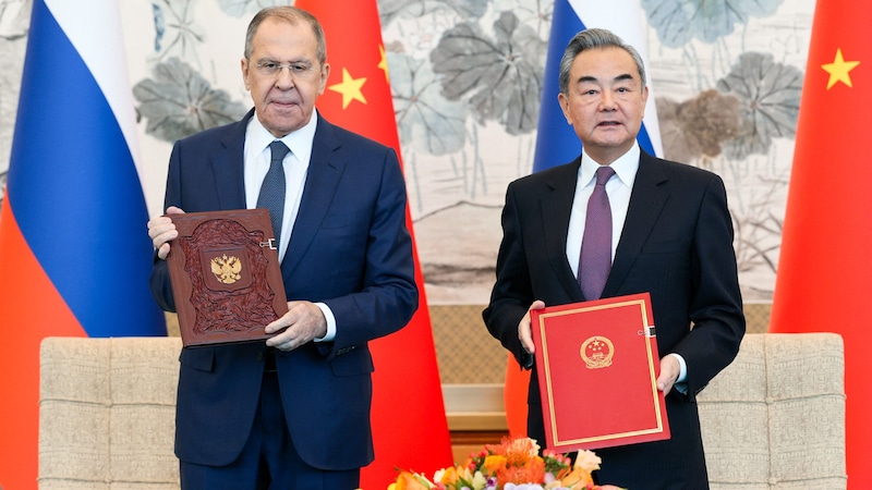 Russland und China wollen künftig noch stärker zusammenarbeiten.  (Bild: AFP)