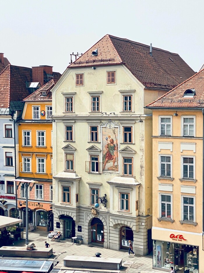 Dieses Haus aus dem 17. Jahrhundert, direkt am Grazer Hauptplatz und im UNESCO-Welterbe, soll umgebaut werden.