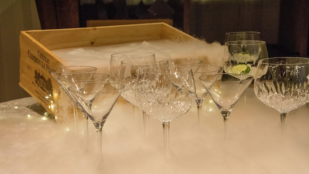 Rauchschwaden schon zum Aperitif – die Gäste wollen unterhalten werden!