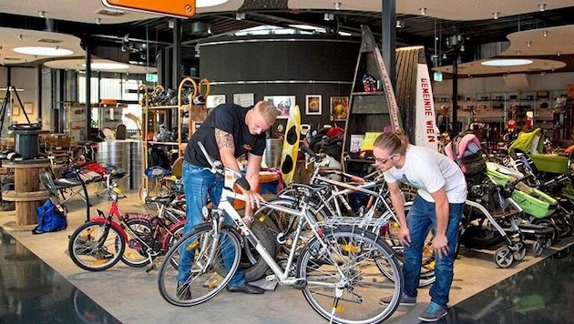 Fahrradfachleute machen vor Ort kostenlos einen Sicherheitscheck. (Bild: feel image - Fotogtrafie e.U.
Fotos: Felicitas Matern
Castelligasse 8
A-1050 Wien)