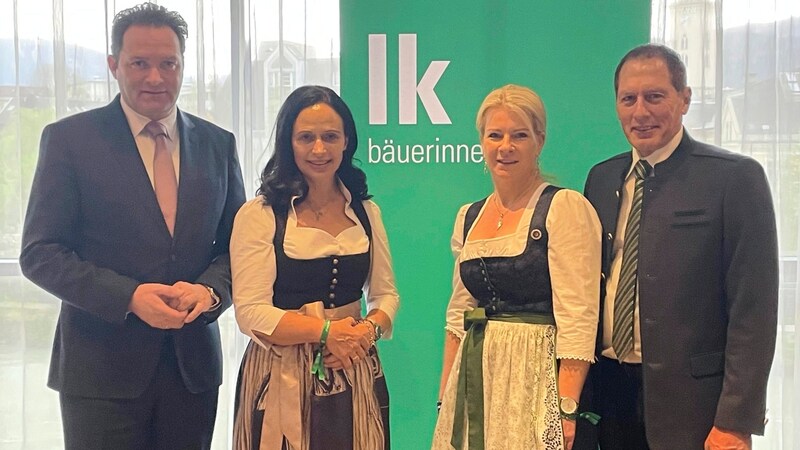 Landwirtschaftsminister Norbert Totschnig, Landesbäuerin Astrid Brunner, Bundesbäuerin Irene Neumann-Hartberger und LK Österreich Präsident Josef Moosbrugger (Bild: Katrin Fister)