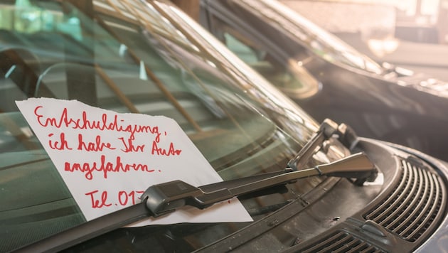 In Sachen Verkehrsunfall schwirren viele Fehlmeinungen in unseren Köpfen herum.  (Bild: stock.adobe.com – Ralf Geithe)