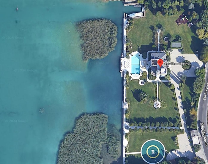 Villa Ansaldi in Sirmione: marina, helipad and a baroque park