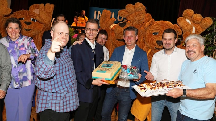 Dieter Klammer organizes the 20th Inclusia. City boss Christian Scheider and city judges ...