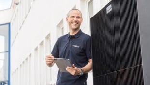 Mario Maier von der Energie Graz berät Interessierte zum Produkt WärmepumpePLUS