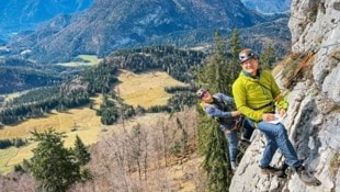 Axel und Andreas in der Gitschenwand in den Salzkammergut-Bergen. (Bild: Hannes Wallner)