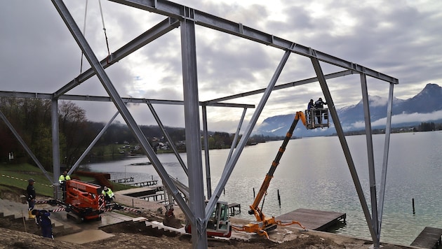 Erste Blicke auf die neue Seebühne in Ried am Wolfgangsee (Bild: Hörmandinger Reinhard)