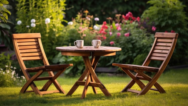 In Bayern stahl ein 60-Jähriger die Gartenmöbel seiner Nachbarin. (Symbolbild)
