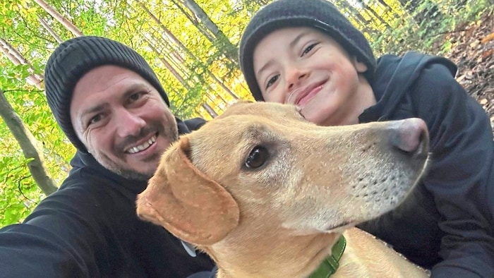 „HELMUT“: Magisches oder tragisches Dreieck? Marcus Stoimaier, Sohn Jonas und Mix „Helmut“ sind ...