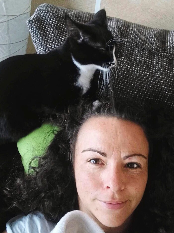 „MISS MONEYPENNY“: Die schwarz-weiße Schönheit belohnt Frauerl Monika König-Krisper mit sanften ...