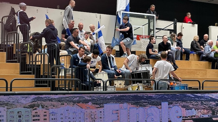 Die Fan-Abordnung aus der Oststeiermark hatte anfangs nicht viel zu jubeln. Das sollte sich mit ...