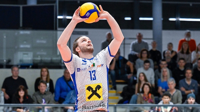 Teamspieler Max Thaller lenkte das Spiel von Hartberg stark.