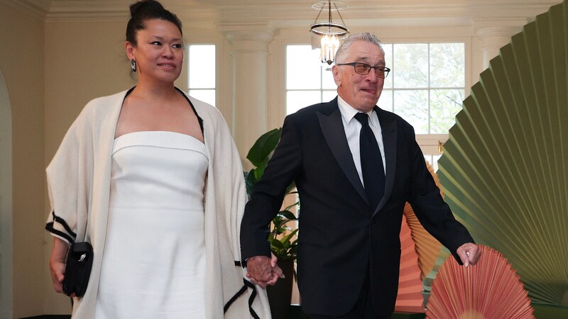 Robert De Niro brought his girlfriend Tiffany Chen to the White House. (Bild: APA/Getty Images via AFP/GETTY IMAGES/TASOS KATOPODIS)