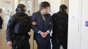 Der damals 17-Jährige IS-Anhänger vor Gericht.