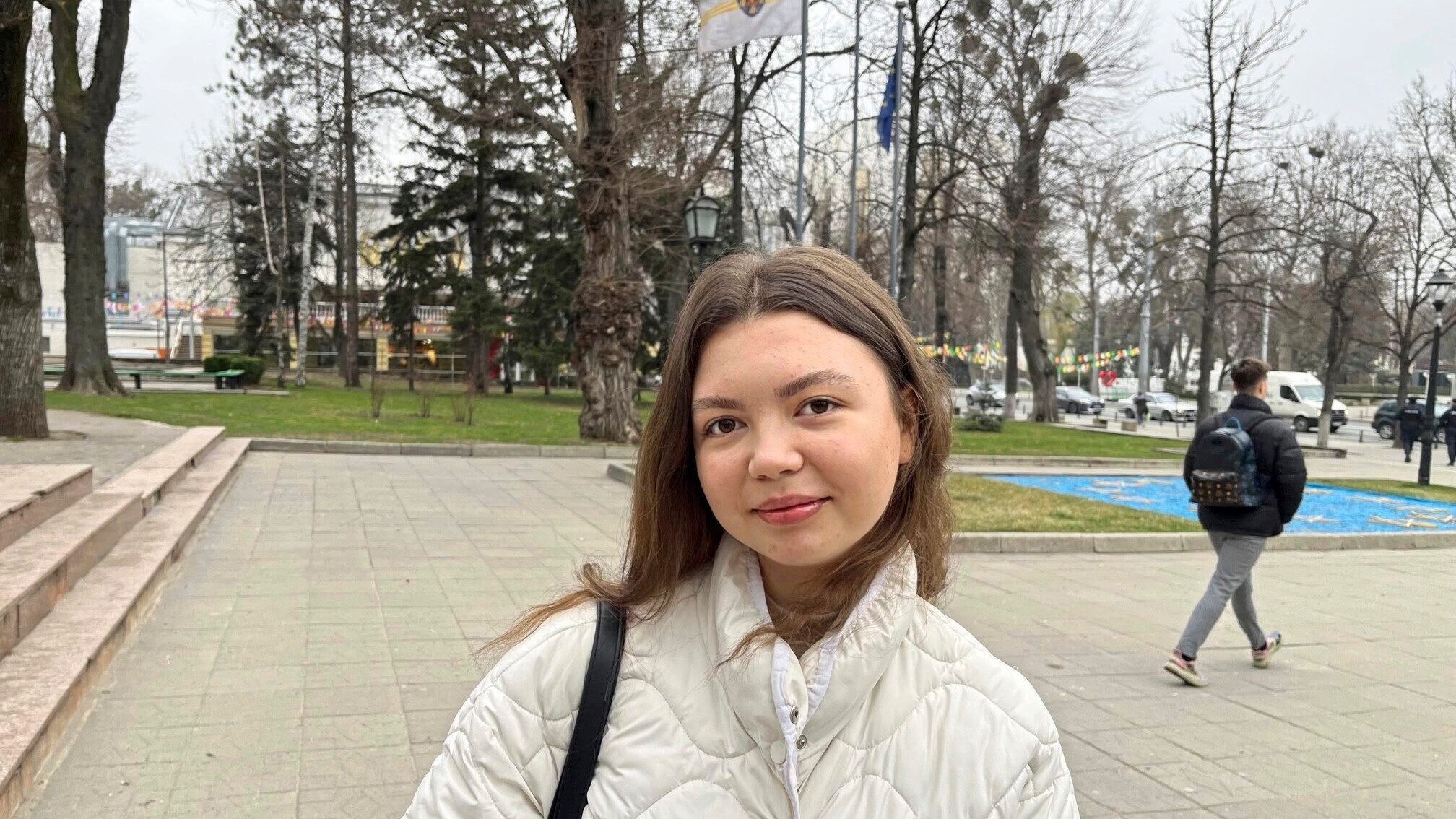 Katalina (18) kann sich vorstellen, dass sie nach ihrer Matura zum Studieren in ein EU-Land geht. (Bild: Christoph Engelmaier)