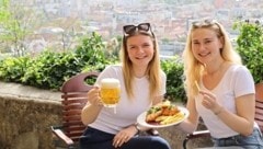 Dieser Tage treffen sich viele auf ein Bier am Grazer Schloßberg (Symbolbild).