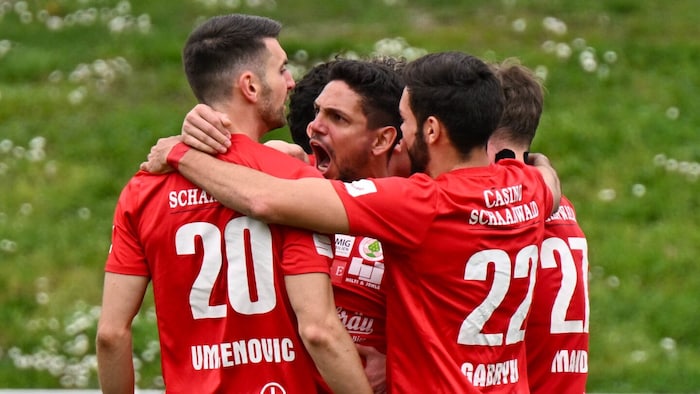 Stefan Umjenovic (l.) hatte per Elfer den 1:1-Ausgleich gegen den KSV besorgt.