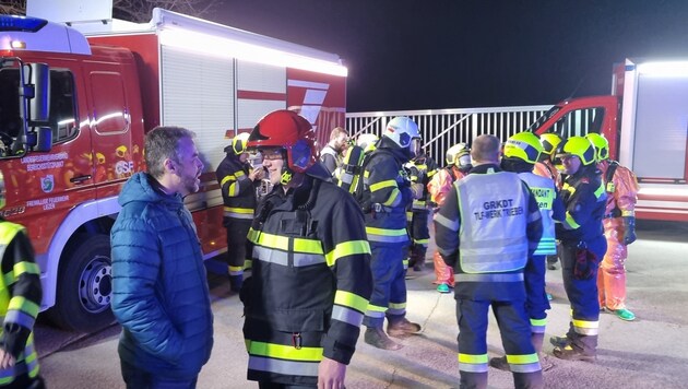 Vier verschiedene Feuerwehren waren vor Ort. (Bild: BFV Liezen/A06/LeitnerW)