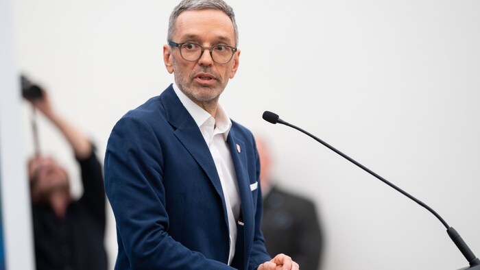 Herbert Kickl sagte am Donnerstag im U-Ausschuss zur Prüfung eines „rot-blauen Machtmissbrachs“ ...
