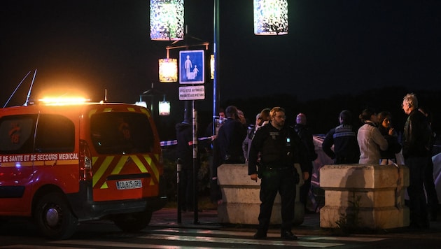 Rendőrségi művelet Bordeaux-ban szerda este (Bild: AFP)