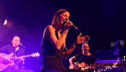 Christina Stürmer hatte alle ihre Hits mit dabei, allerdings in neuen Akustik- Versionen. (Bild: Tröster Andreas)