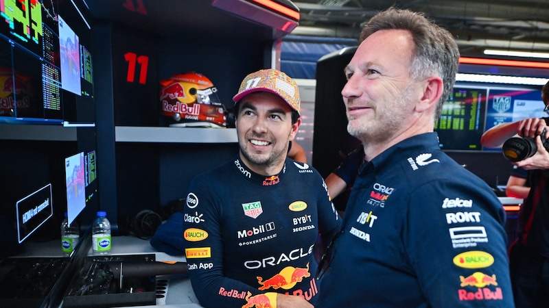 Christian Horner und Sergio Perez (Bild: AFP/GETTY IMAGES/Dan Mullan)