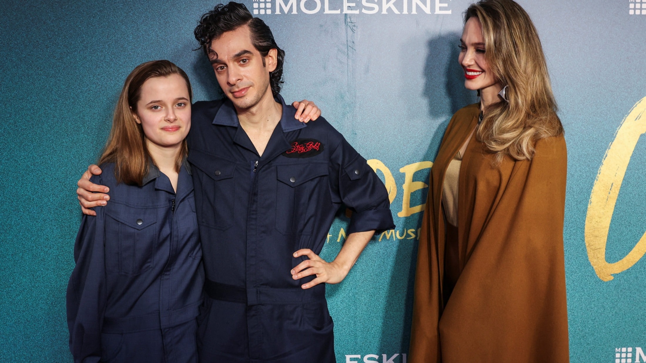 Stolze Mama: Angelina Jolie brachte Tochter Vivienne mit und verriet, dass sie der „wahre Theaterkopf“ in der Familie sei. (Bild: Caitlin Ochs / REUTERS / picturedesk.com)