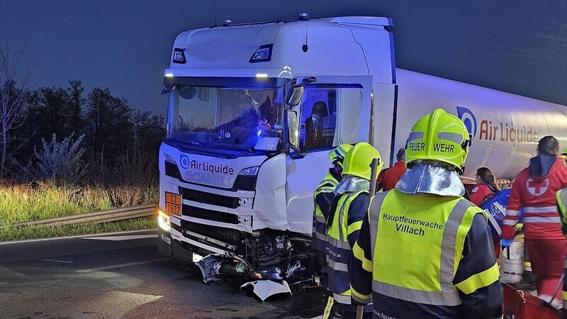 Auf diesem Lkw war flüssiger Stickstoff geladen. (Bild: Hauptfeuerwache Villach)