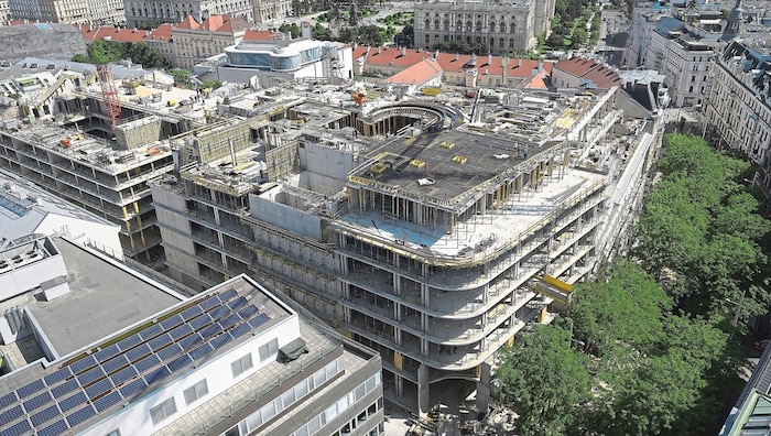 Noch vor Jahreswechsel könnte die Baustelle wieder aus dem Donröschenschlaf erwachen.