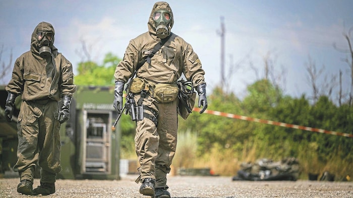 Auch Angriffe mit atomaren, chemischen und biologischen Kampfstoffen werden simuliert. 