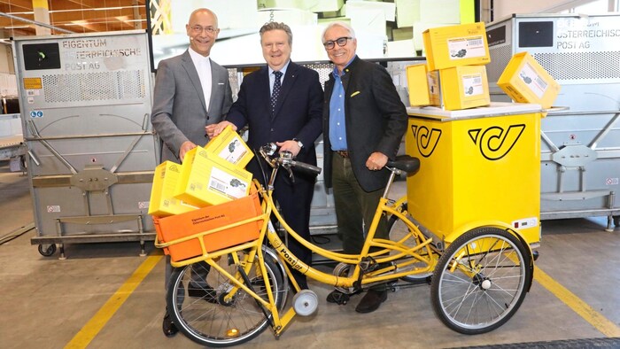 Die „Ex-Postler“ Toni Faber und Michael Ludwig mit Postchef Georg Pölzl