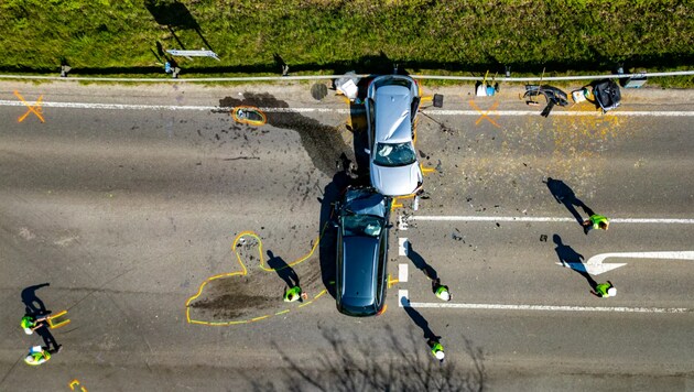 Das Unglück passierte an einer Kreuzung. (Bild: © TEAM FOTOKERSCHI.AT / MARTIN SCHARINGER)