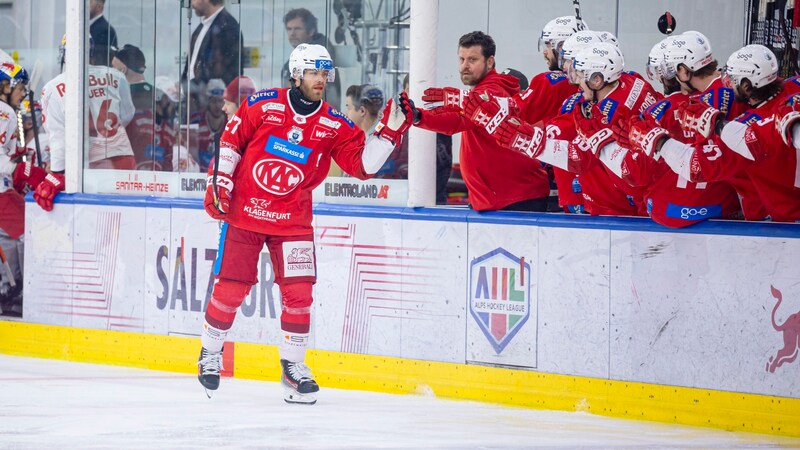 KAC-Kapitän Thomas Hundertpfund traf schon in Minute zwei zum 1:0. (Bild: GEPA pictures)